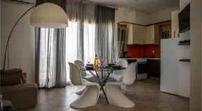 Isola Apartments - Image 3