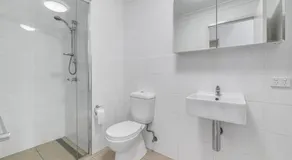 Town house Room with Shared Bath - Image 2