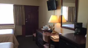 Travelodge by Wyndham Winnipeg Airport West - Image 2