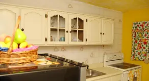 Central Oaklands Kingston Apt - Image 3