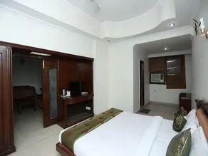 OYO 16647 Hotel Batra Palace - Image 2