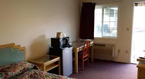 Redwood Inn Willits - Image 2