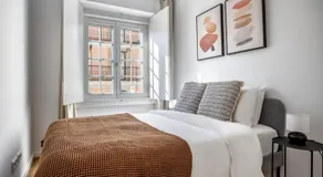 Bedroom in a Modern Apartment in Chiado in a Shared House - Image 1