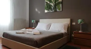 AT HOME IN CREMONA - Image 2