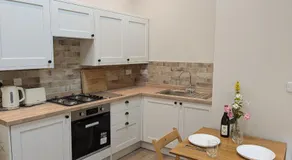 Light, modern detached studio in Eyam - Image 3