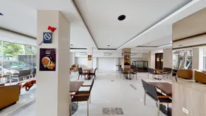 Life Puri Hotel Surabaya - Image 5