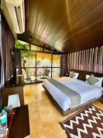 AQUA GLASS by Canvas Resort - Image 2