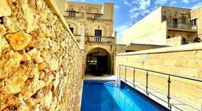 Ta' Rozi 5 Bedrooms, 6 Bathrooms and private pool - Image 5