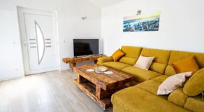 Agradable apartamento vacacional con jardín, barbacoa y terraza - Image 2