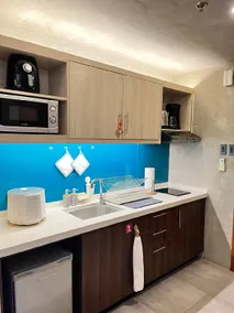 Cozy Spacious Hotel Type Condo with Smart TV and WiFi - Image 5
