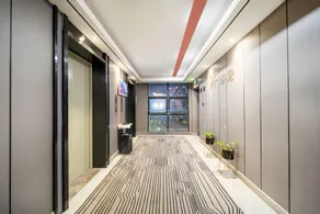 Lvyue Luxury Hotel - Image 4