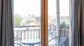 Georgian Square Apartments - Image 5