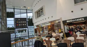 Garden house, parking, 3 mins RER, 1km Paris - Image 4