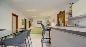 Rare Find -Top floor 3BR Unit with common pool and close to the beach by SF HOMES - Image 4
