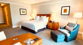 Private condo hotel at Four Seasons Brickell - Image 2