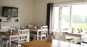 Mersea Island Vineyard - Image 2