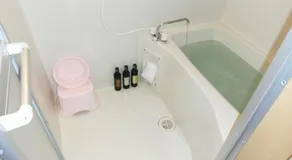 BK Hotel & Weekly - Image 4
