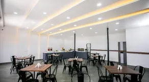 Sapphire Club Metro - Image 4