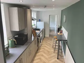 Rose Cottage - 5 Person city centre with parking - Image 5