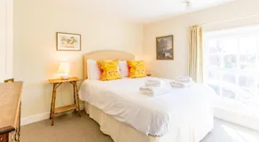 5 Coastguard Cottages - Image 2