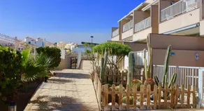 Sunny Ocean View Apartment - Image 4