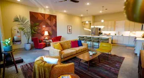 Peridot Suite - NEW 2bdrm 2bath Loft near Mass! - Image 2