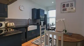 Flat 2 23 Hyde Park Road - Image 4