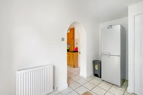 Sharp Close 4  Bedroom, 2 Bathroom in Aylesbury - Image 5