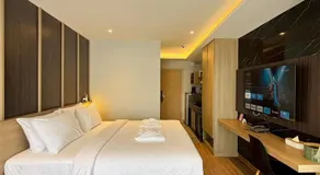 J5 Hotel - Image 2
