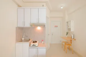 Cozy Studio with Direct Access to Mall at Green Pramuka Apartment By Travelio - Image 5