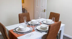 Modern 3Bed-Rooms Bradley Stoke Detached-House Free-Parking Wifi Sleeps5 - Image 5