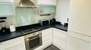 2 Bedroom Flat Deansgate Manchester - Image 5