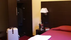 Hotel Versailles - Image 5