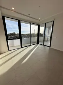 Luxury 2BR Apartment in Melrose Park Free Parking Close to Sydney CBD - Image 5