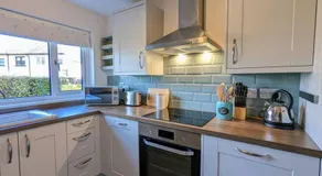 Parkview Cottage - Lovely home with cosy fireplace - Image 3