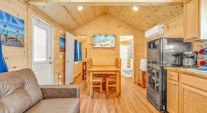 Aqua Lodges at 47th Street - Image 4