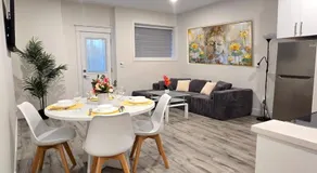 Luxury Coquitlam Escape, Beautiful Zen Interiors, Near Transit - Image 3