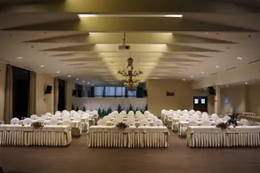Terracotta Hotel & Resort Dalat - Image 2