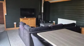 Chalet close to Heathrow T5, Windsor Castle, Legoland, Thorpe Park, with off road parking, free Wifi, private garden, spacious & fully equipped, cozy wood burner & comfy sofa, ideal for exploring London with trains to Waterloo, a beautiful unique retreat - Image 3