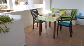 Appartamento con piscina, giardino e terrazza | Vista sulla piscina - Image 2