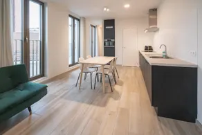 Urban Chic Apartment with Terrace - Image 2