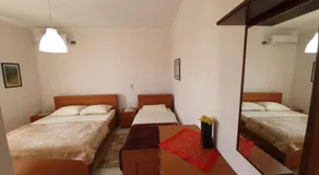 Ilir Guest House 1 - Image 2