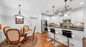 3BR 2,5BA Holiday Home with Power, Wifi & Hot Tub - Image 3