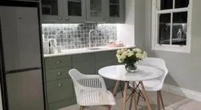 Two on Milner - ARUM COTTAGE - Stylish open-plan Guesthouse in Rondebosch - Image 3