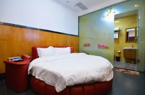 Luoshen Island Hotel - Image 2