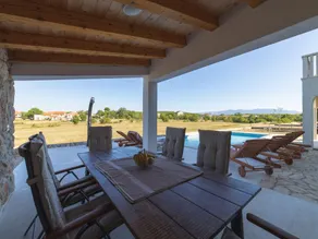 Idyllic Getaway Lovrec Villa With Pool - Image 5