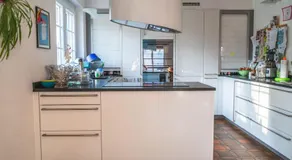 Cheerful villa with fireplace, bath-tub and garden - Image 4