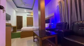 Hotel glitter - Image 2