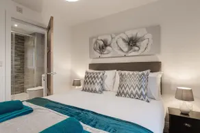 Tannery House - 3 Bedrooms, Parking, Wi-Fi, Garden - Image 2