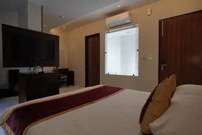 THE LAND SAND HOTEL - Image 4